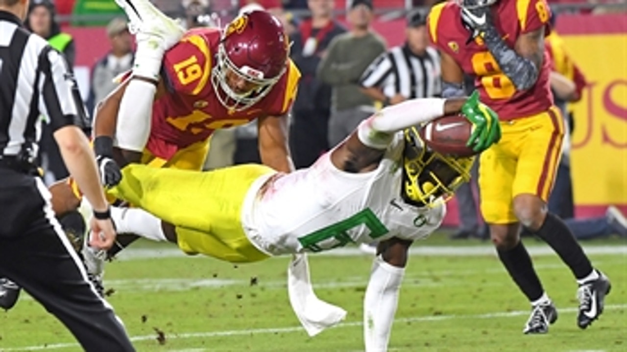 No. 7 Oregon hangs a 56 spot on USC in blowout road win, improve to 8-1