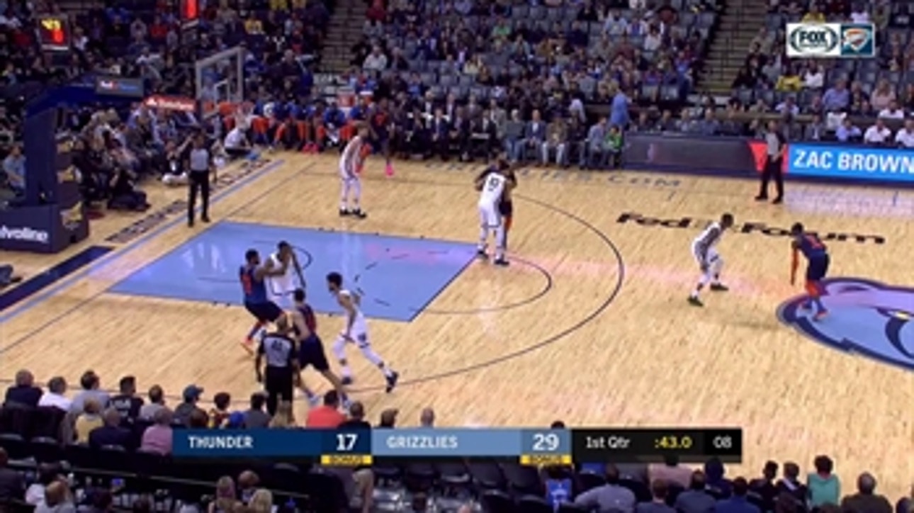 HIGHLIGHTS: Dennis Schroder with the Left-Handed Scoop