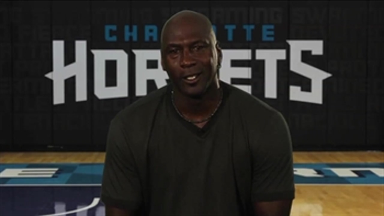Michael Jordan says farewell to Kobe Bryant