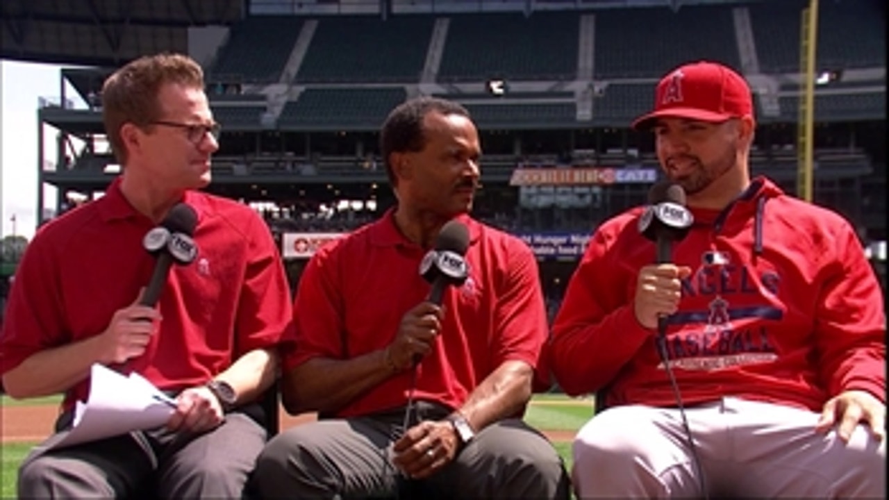 Kent French, Jose Mota chat with newest Angels All-Star Hector Santiago