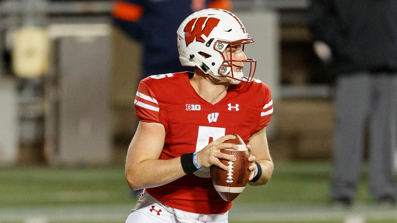 No. 14 Wisconsin dominates Illinois, 45-7, behind QB Graham Mertz’s record-tying 5 TD passes