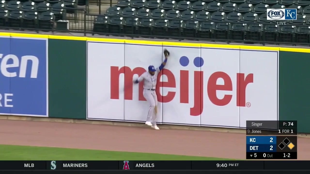 WATCH: Cordero collects first RBI, makes leaping catch at the wall