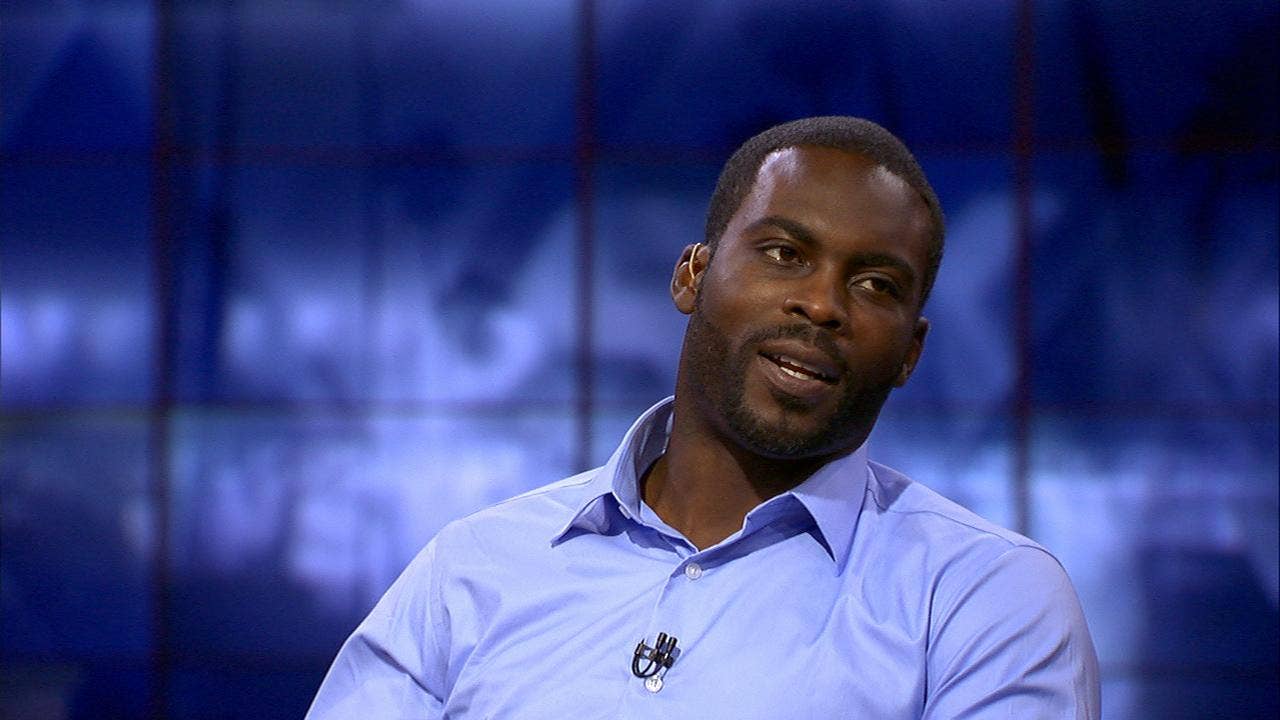 Michael Vick on Tom Brady vs. Aaron Rodgers: Who's the best? ' UNDISPUTED