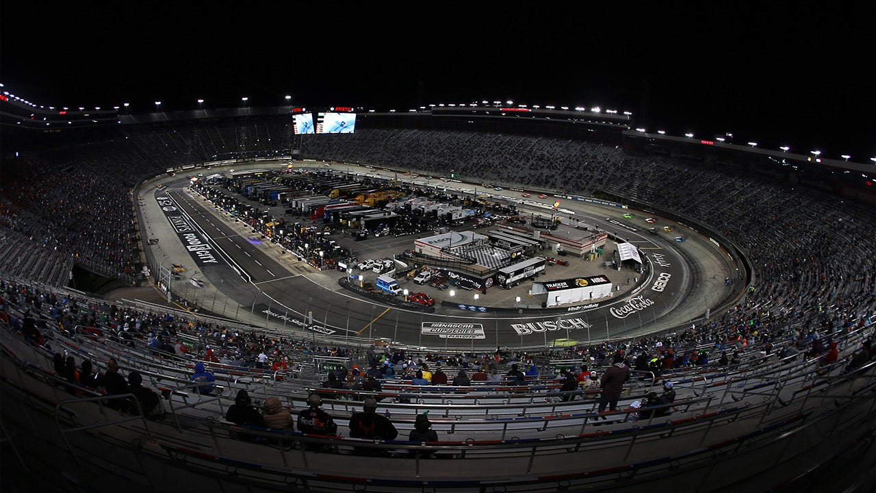 HIGHLIGHTS: 2020 Bass Pro Shops NRA Night Race at Bristol