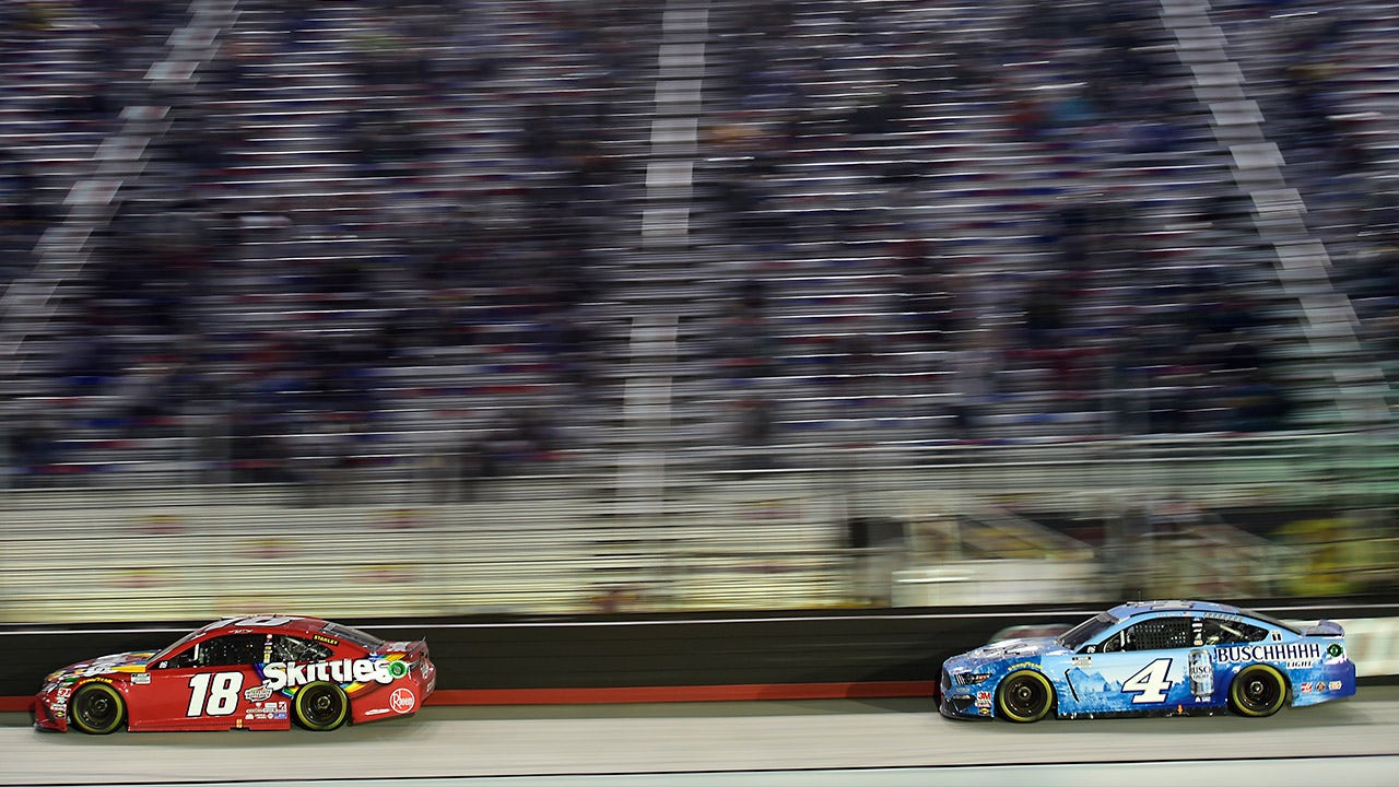 FINAL LAPS: Kevin Harvick and Kyle Busch battle it out in Bristol for the win