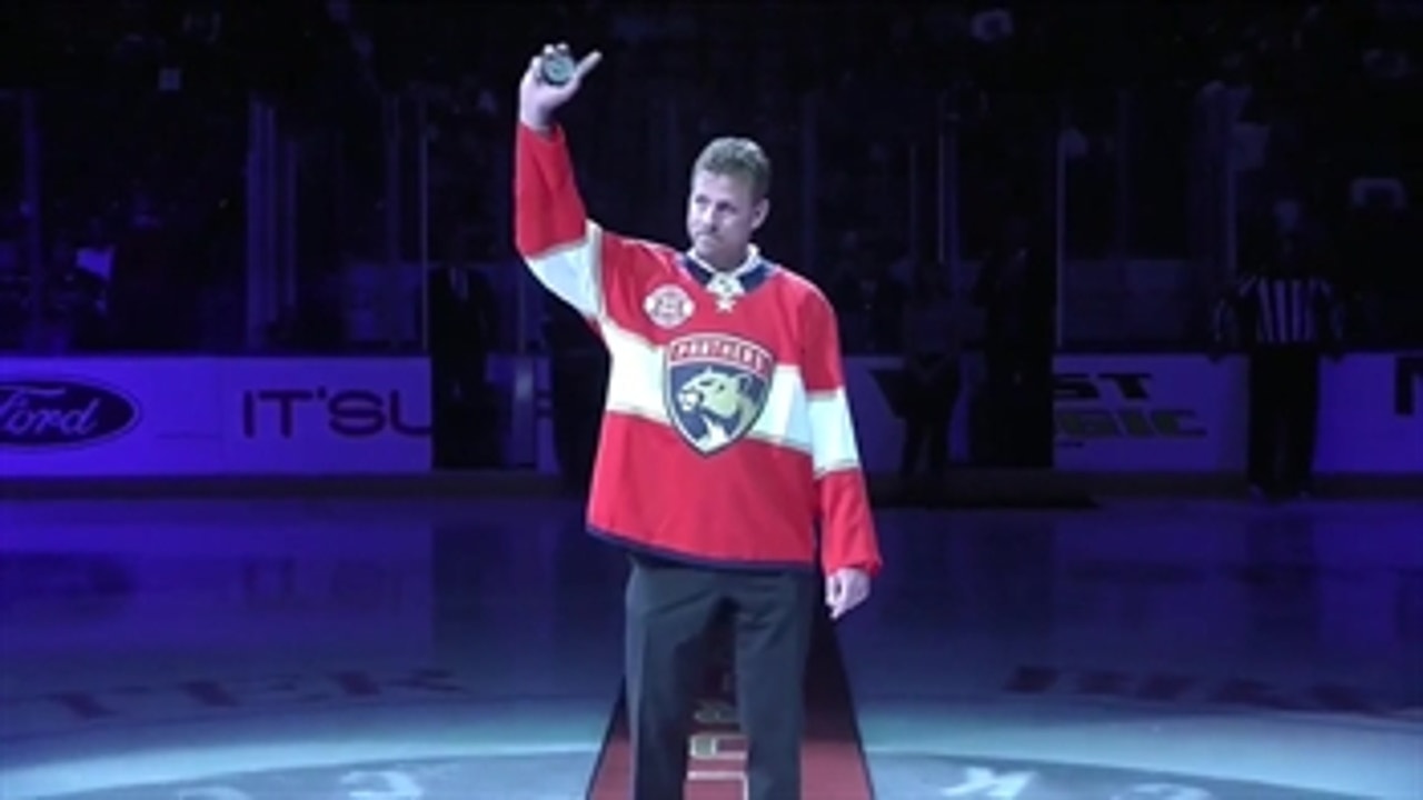 Panthers honor their longest tenured player, all-time assists leader Stephen Weiss