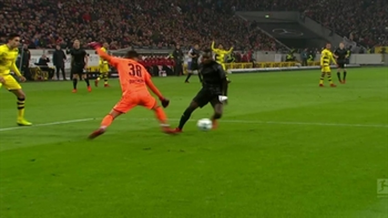 Akolo gives Stuttgart 1-0 lead against Dortmund ' 2017-18 Bundesliga Highlights