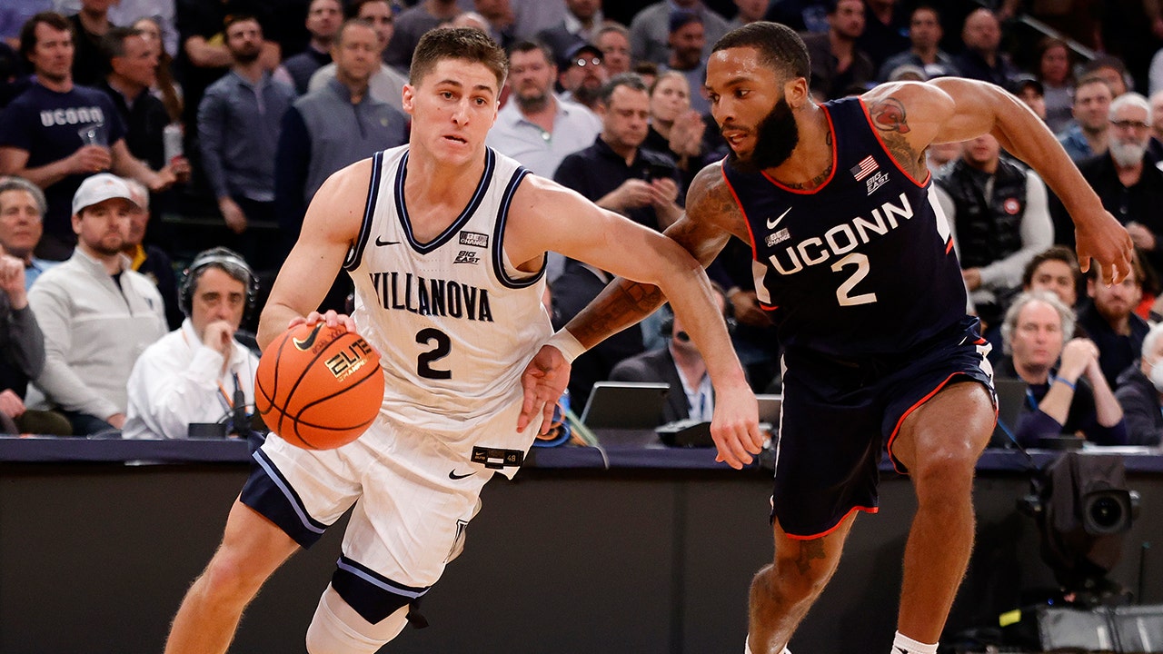 Villanova outlasts UConn 63-60 to advance to the semifinals