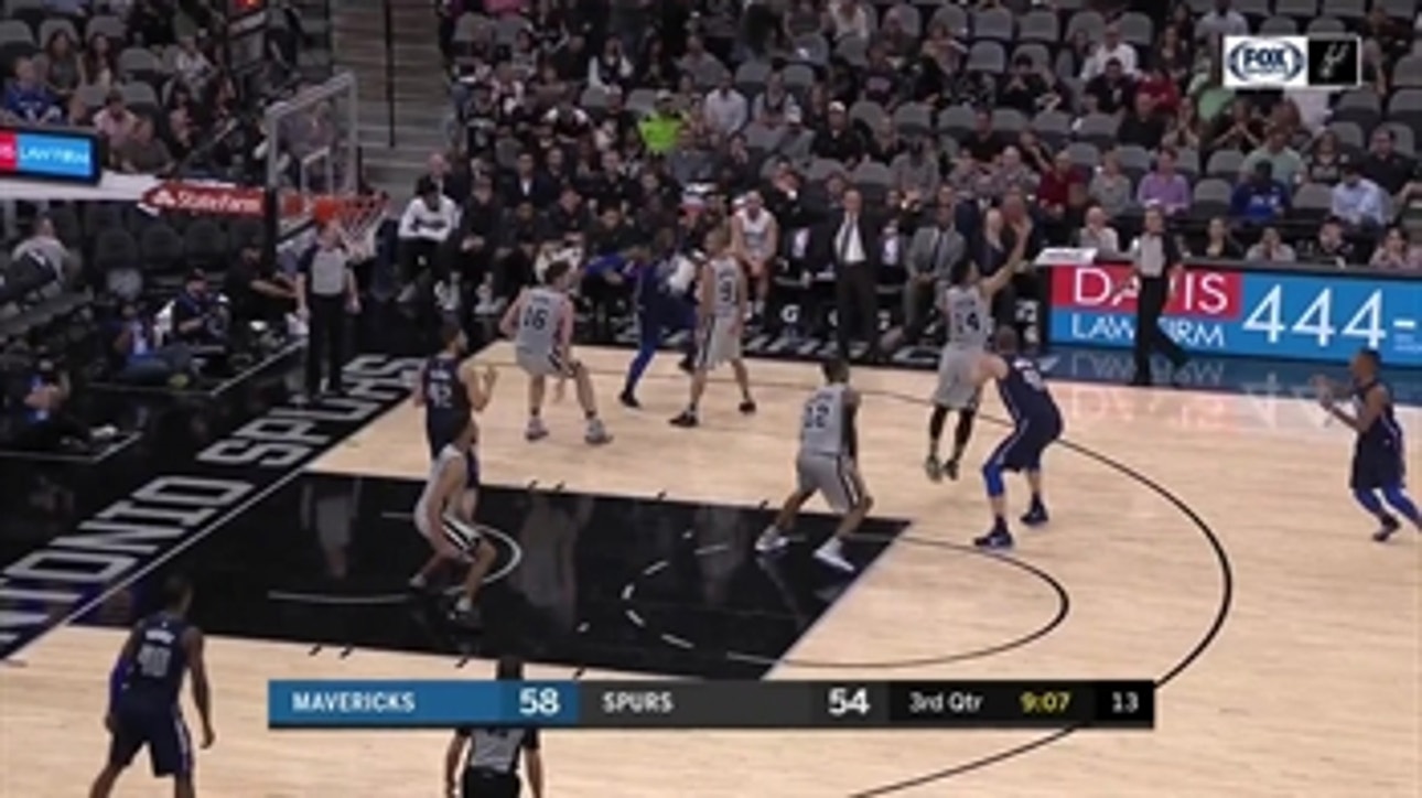 WATCH: LaMarcus Aldridge with the Ally-Oop dunk in 3rd quarter vs. Mavs
