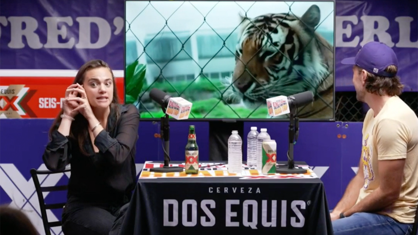 Charlotte Wilder meets Mike the Tiger — Ultimate College Football Road Trip
