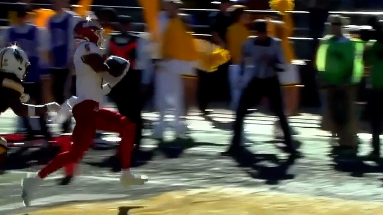 Fresno State Bulldogs' QB Jake Haener rolls out and finds Jalen Cropper for a three-yard touchdown to extend the lead over Wyoming.