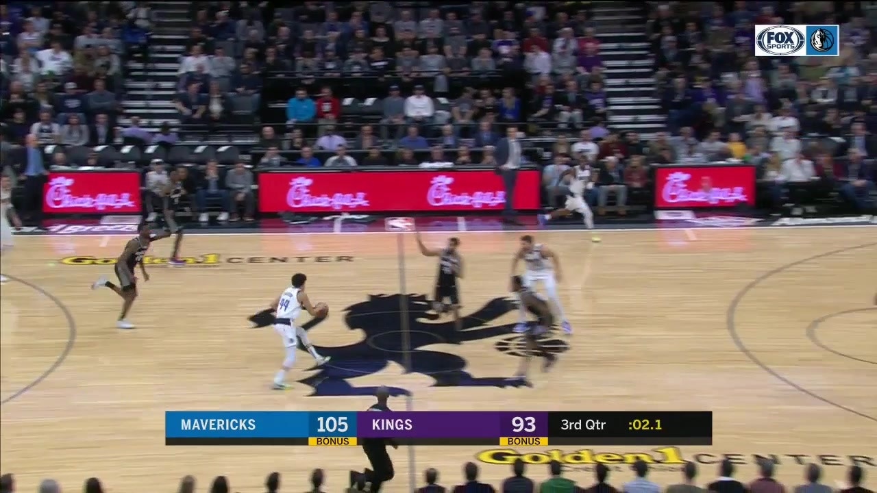 HIGHLIGHTS: Justin Jackson hits Buzzer-Beater at end of 3rd Quarter