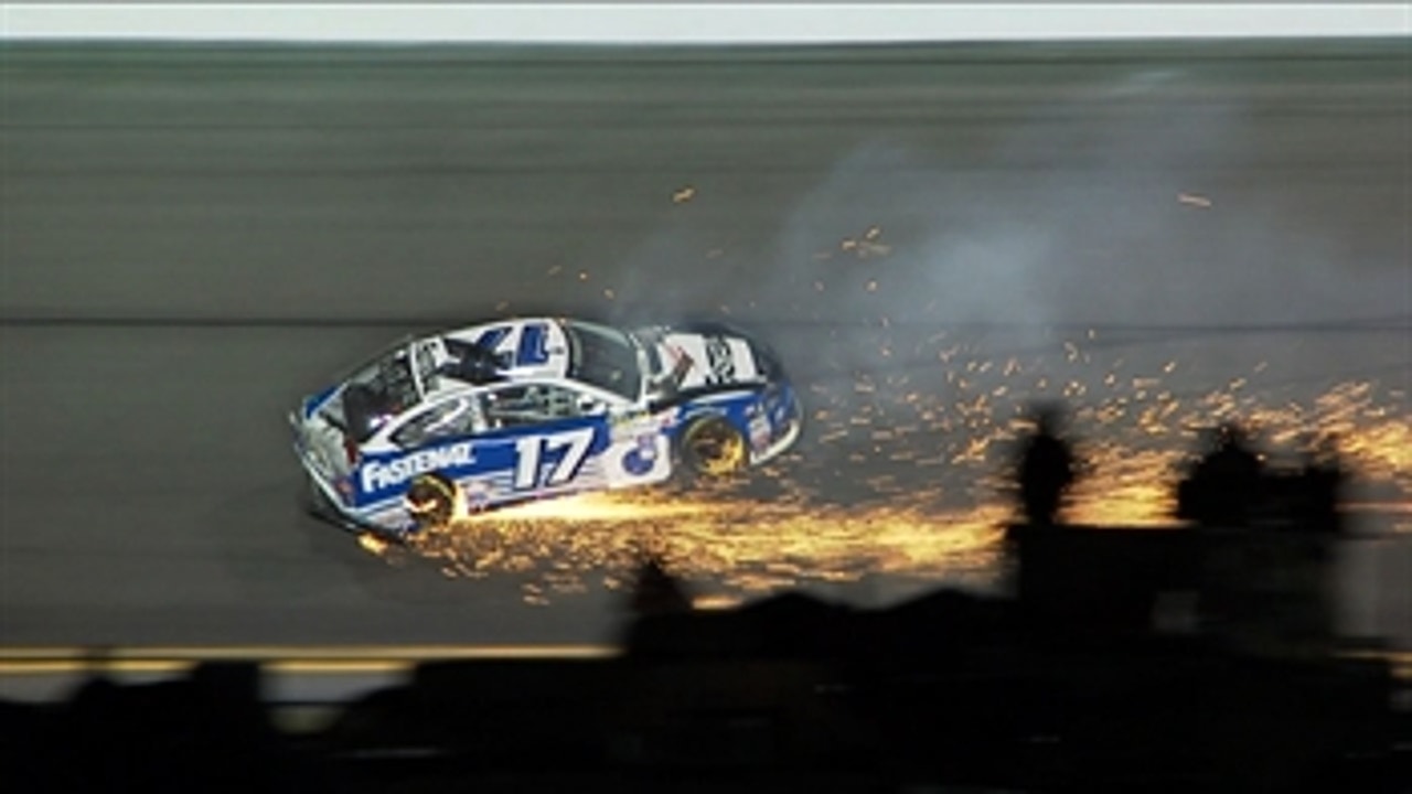 CUP: Ricky Stenhouse Jr. Wrecks Late - Sprint Unlimited 2015