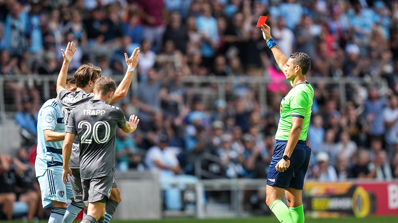 Remi Walter receives red card as Sporting Kansas City still manages to pull off a draw against Minnesota United FC, 0-0