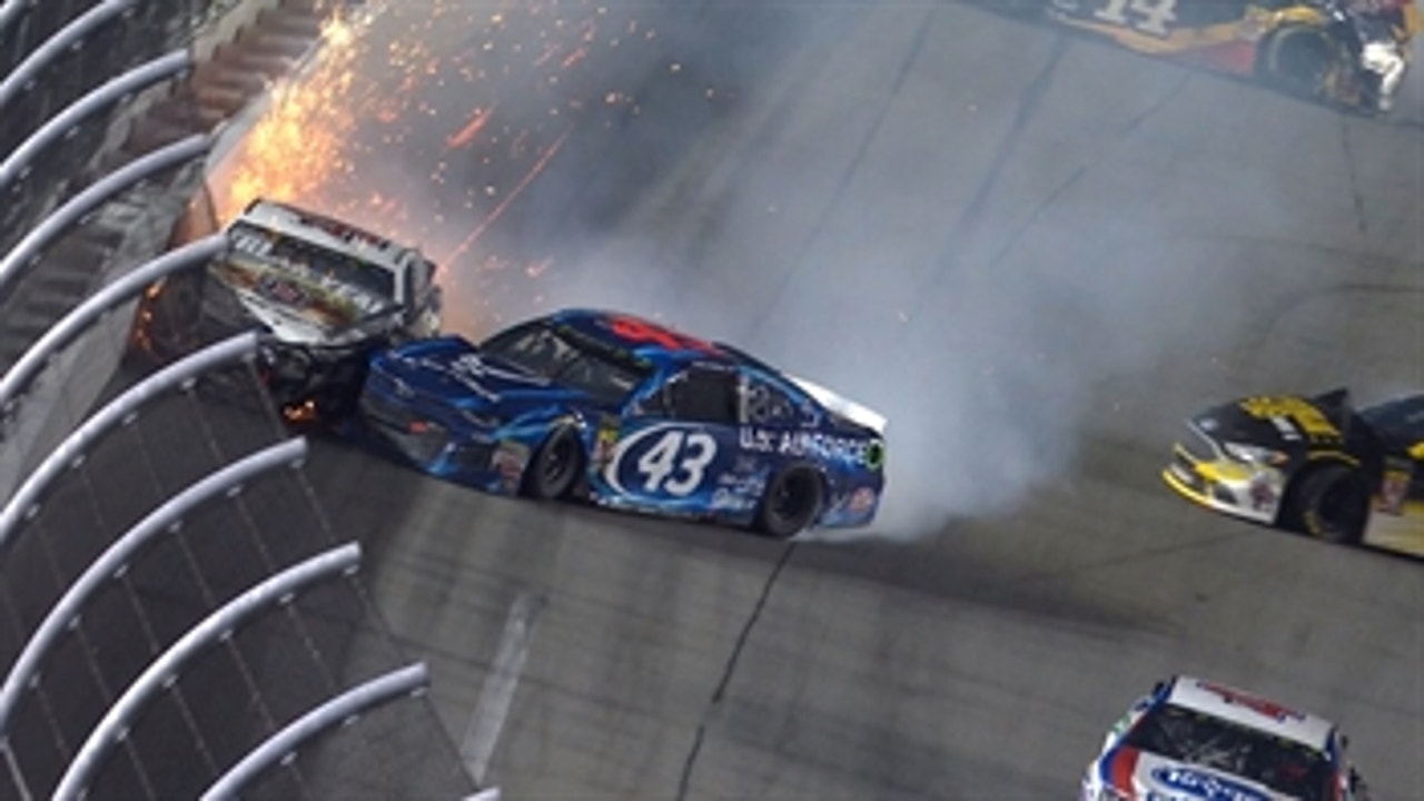 Bubba Wallace spins Clint Bowyer on the penultimate lap | 2018 DAYTONA