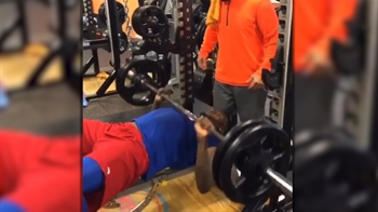 Jason Pierre-Paul can bench press with both hands