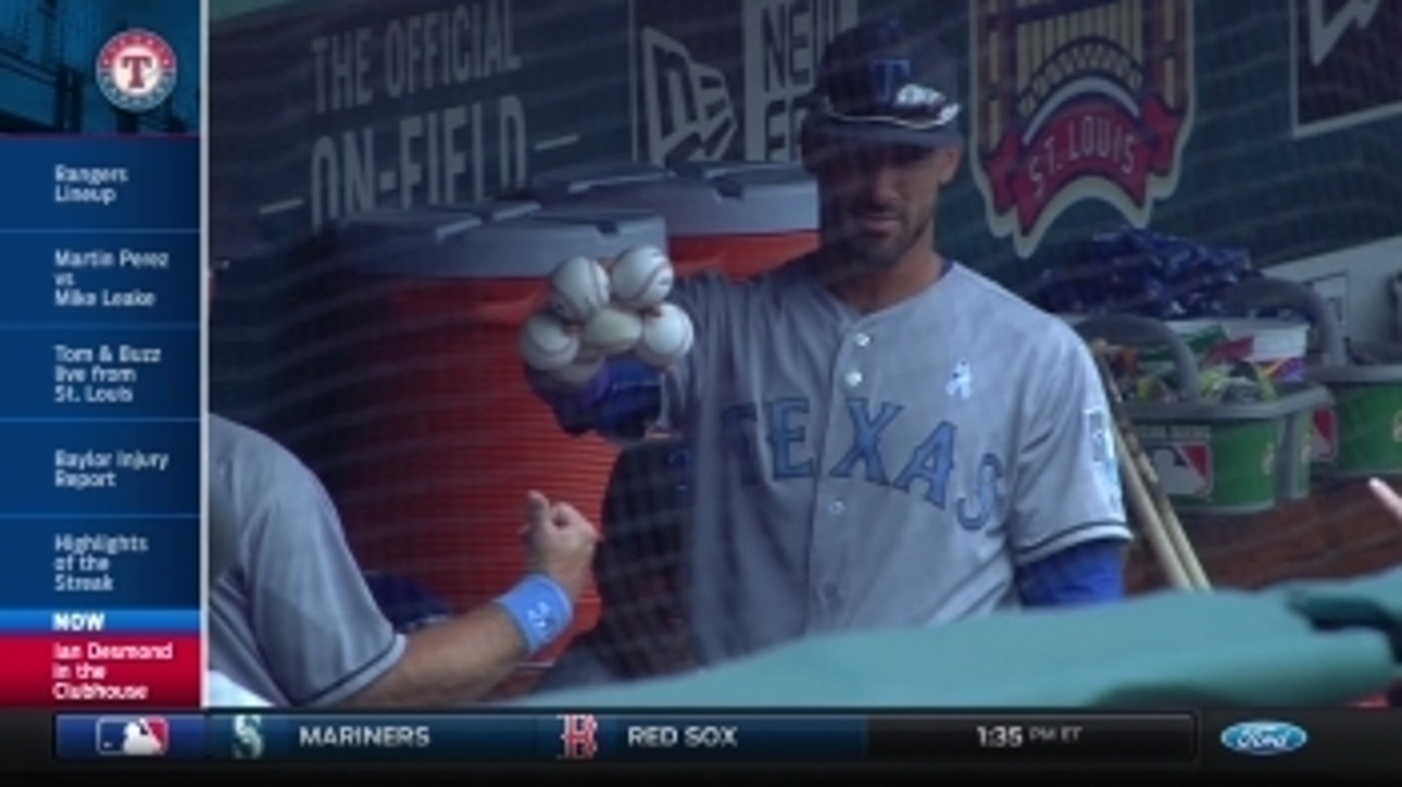 Rangers Live: Ian Desmond holds 6 baseballs in hand