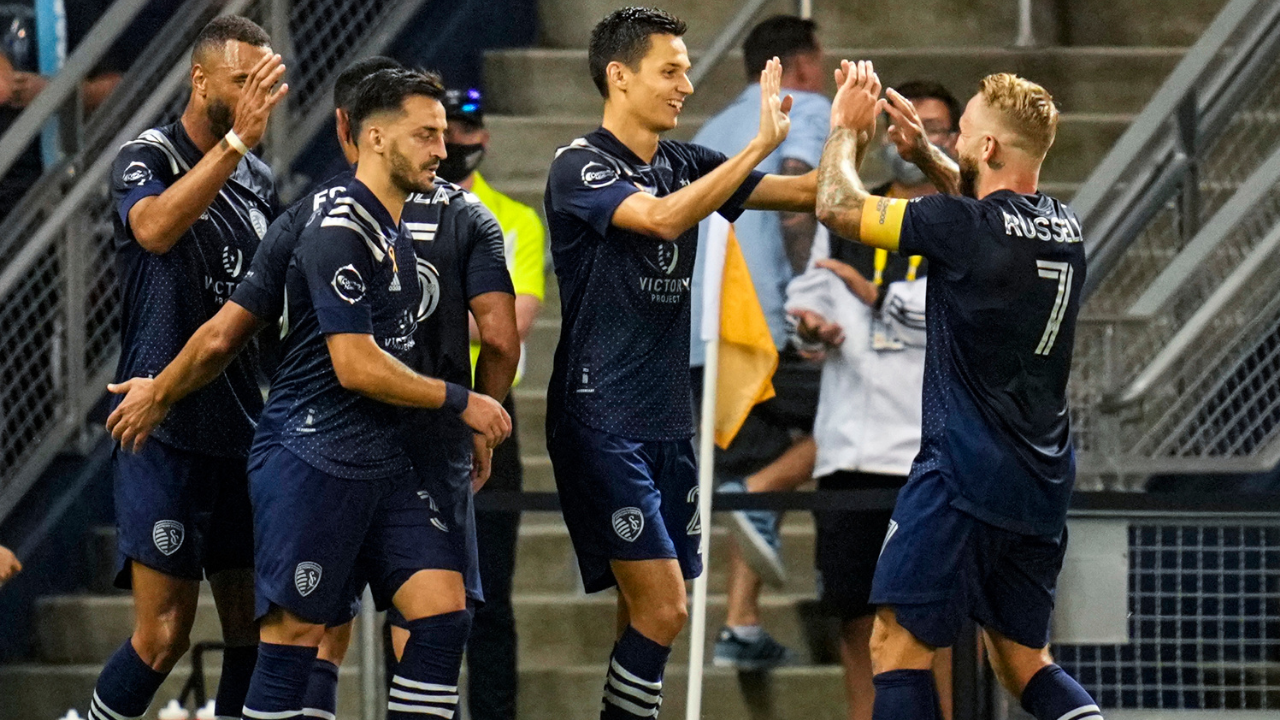 Sporting Kansas City dismantle Minnesota United 4-0, move up to first place in West