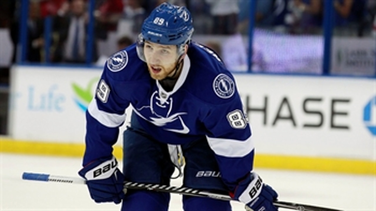 Lightning edged by Red Wings in Game 1