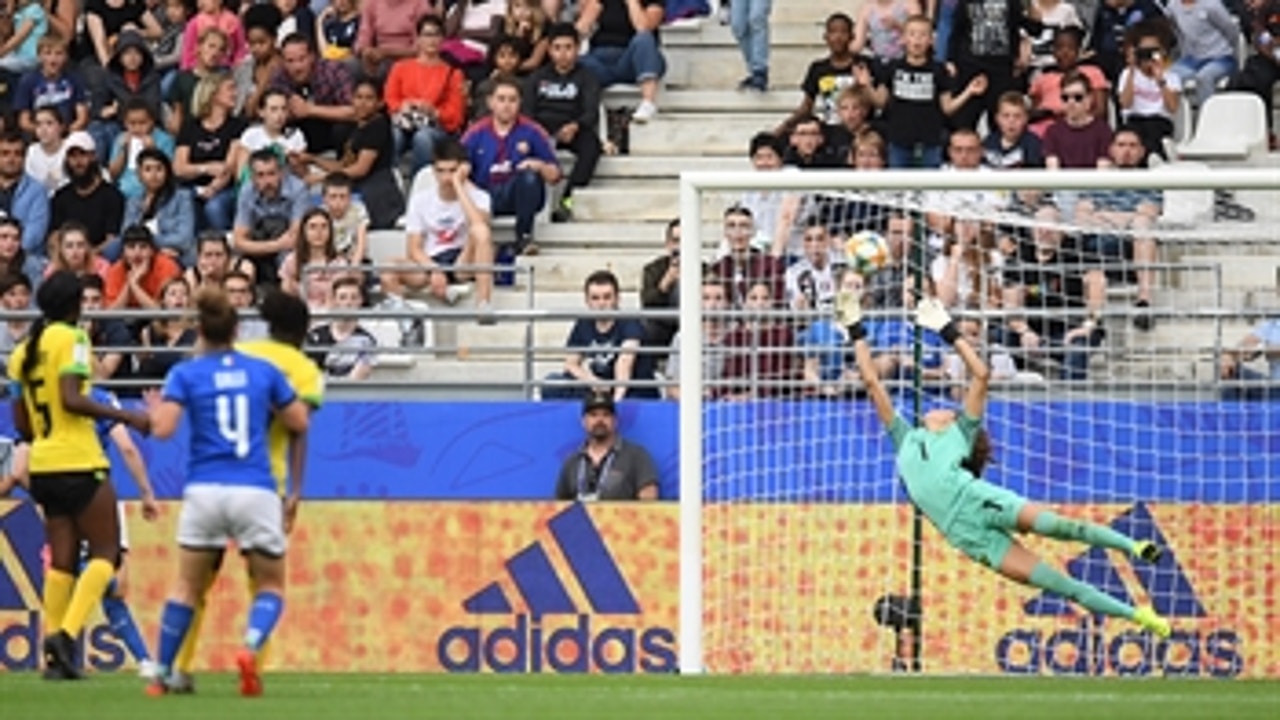 Italy's Aurora Galli uncorks an absolute rocket of a goal vs. Jamaica