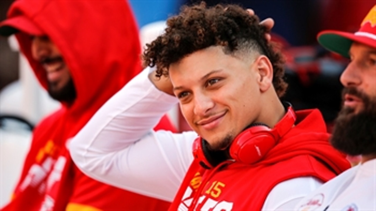 Cris Carter wouldn't be surprised if Patrick Mahomes played vs. Vikings on Sunday