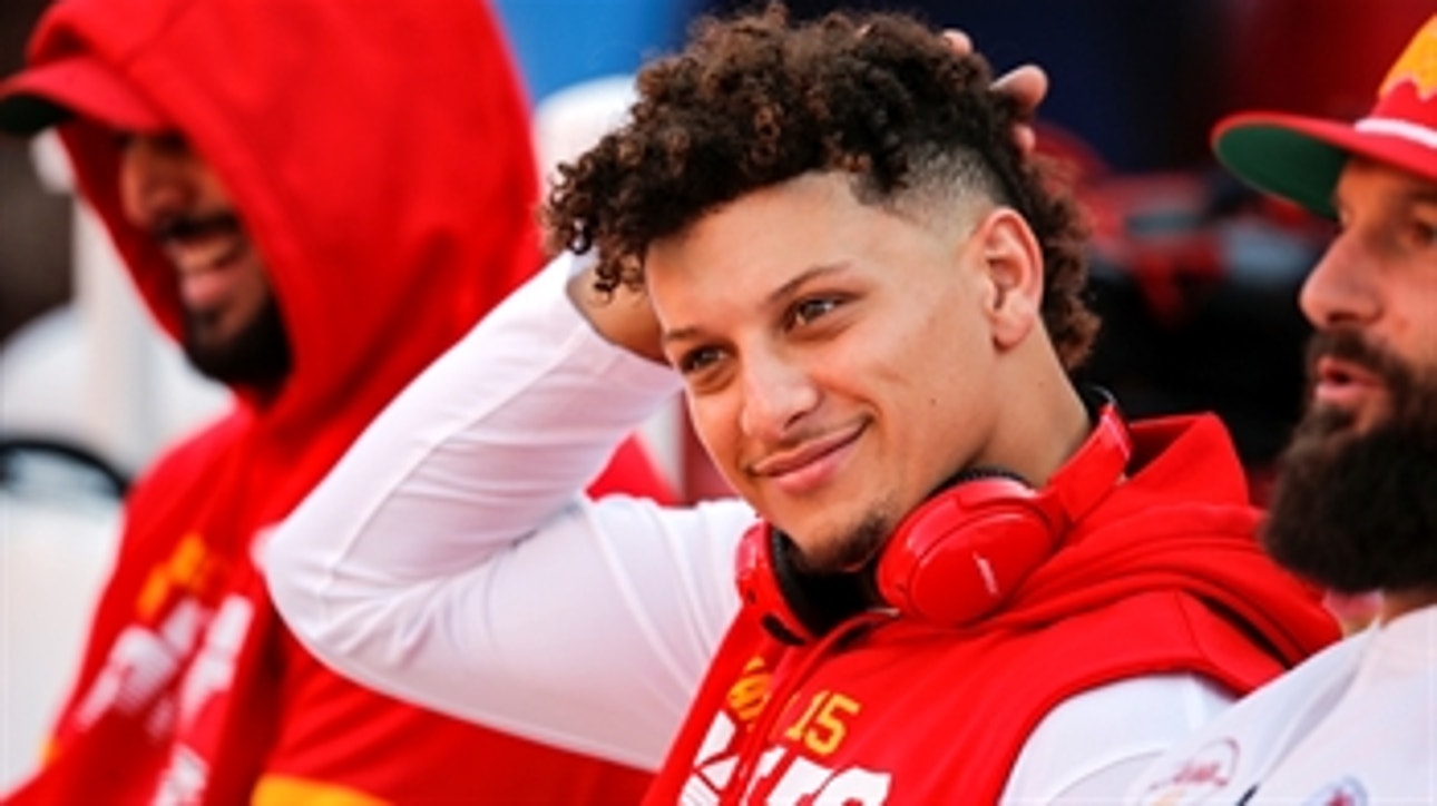 Cris Carter wouldn't be surprised if Patrick Mahomes played vs. Vikings on Sunday