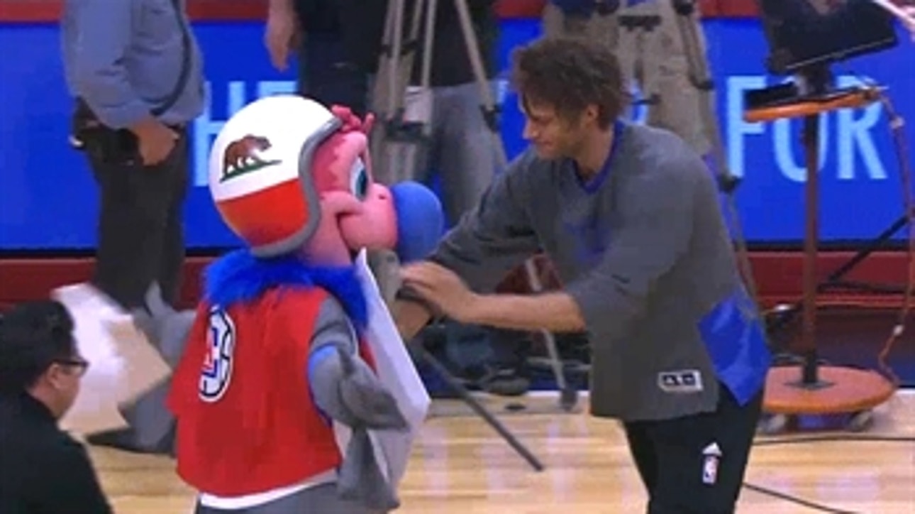 Serial mascot attacker Robin Lopez goes after Chuck the Condor