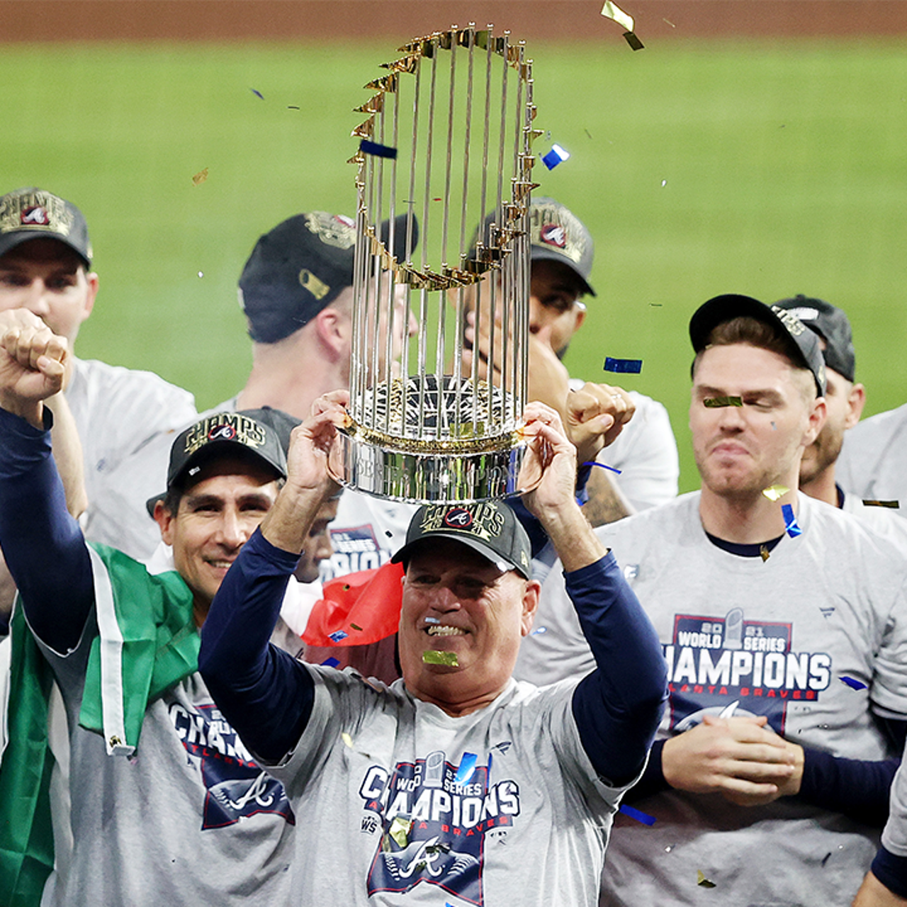 Braves celebrate winning Commissioner's Trophy as World Series