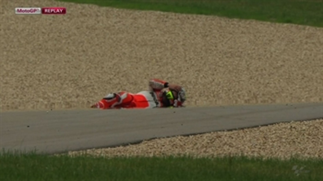 MotoGP: Cal Crutchlow Wrecks, Breaks Hand - GP of the Americas 2014