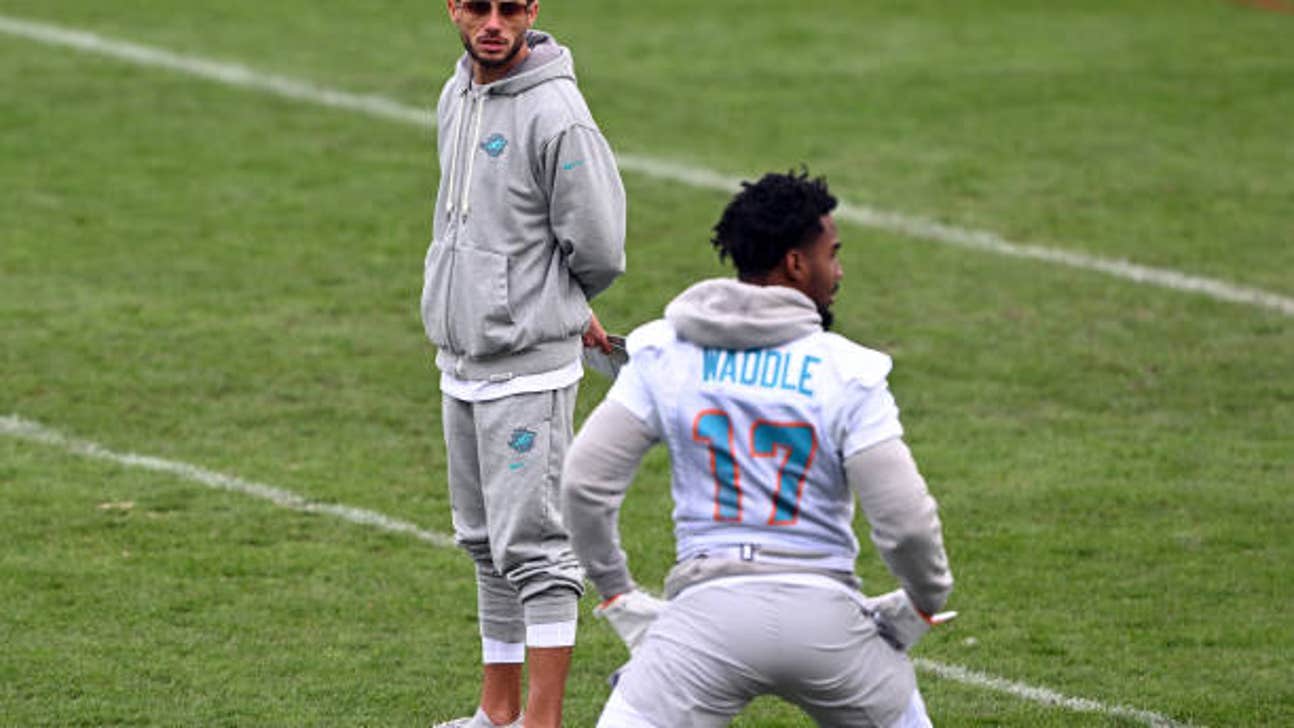 Jaylen Waddle Odds and Prop Bets vs. Chiefs – NFL Week 9 2023