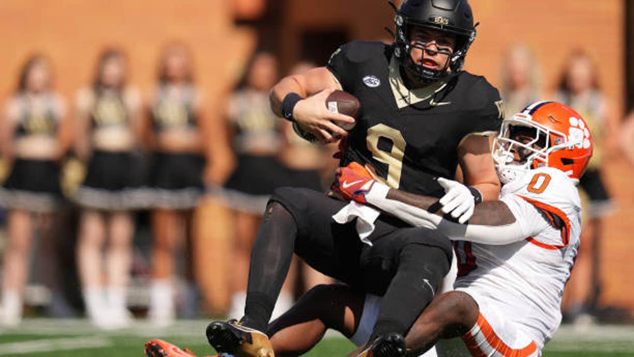 UConn vs. Wake Forest Prediction, Odds, Picks - October 19, 2024