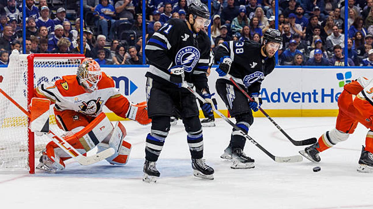 Lightning vs. Golden Knights prediction, odds, picks - Oct. 26