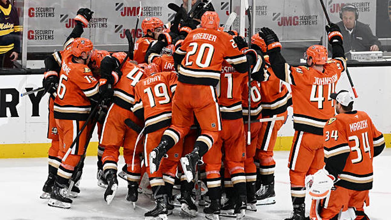 Mammoth vs. Sharks Prediction, Odds, Picks - Nov. 18