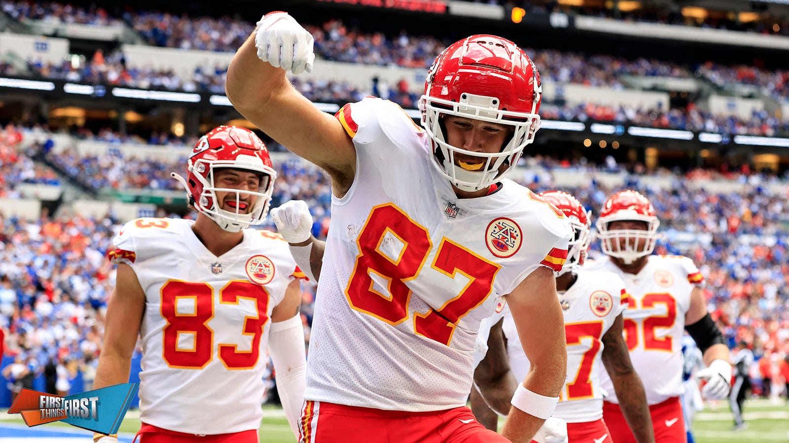 Chiefs sign Travis Kelce to 2-year contract extension