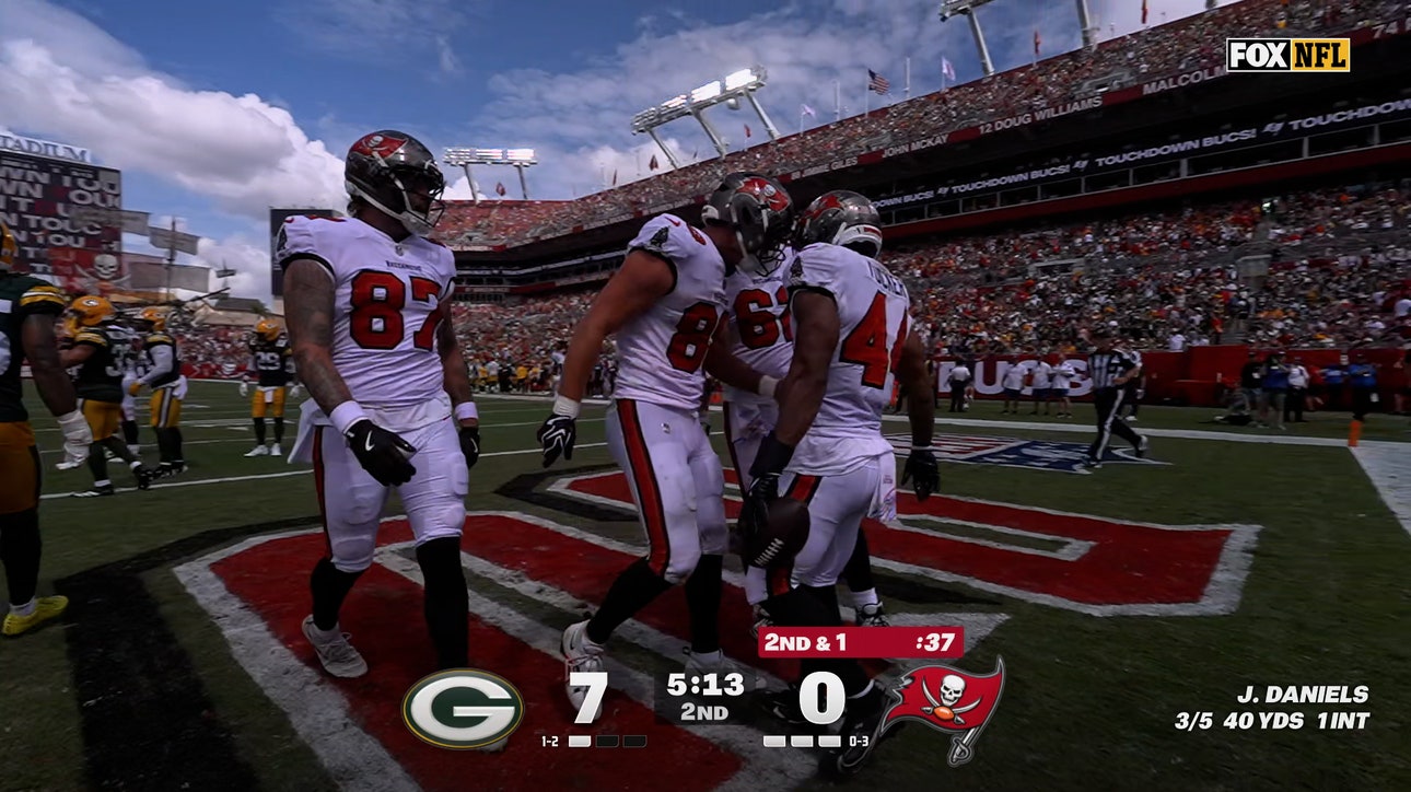 Bucs' Sean Tucker rushes left for 2-yard TD, tying game vs Packers | NFL Highlights