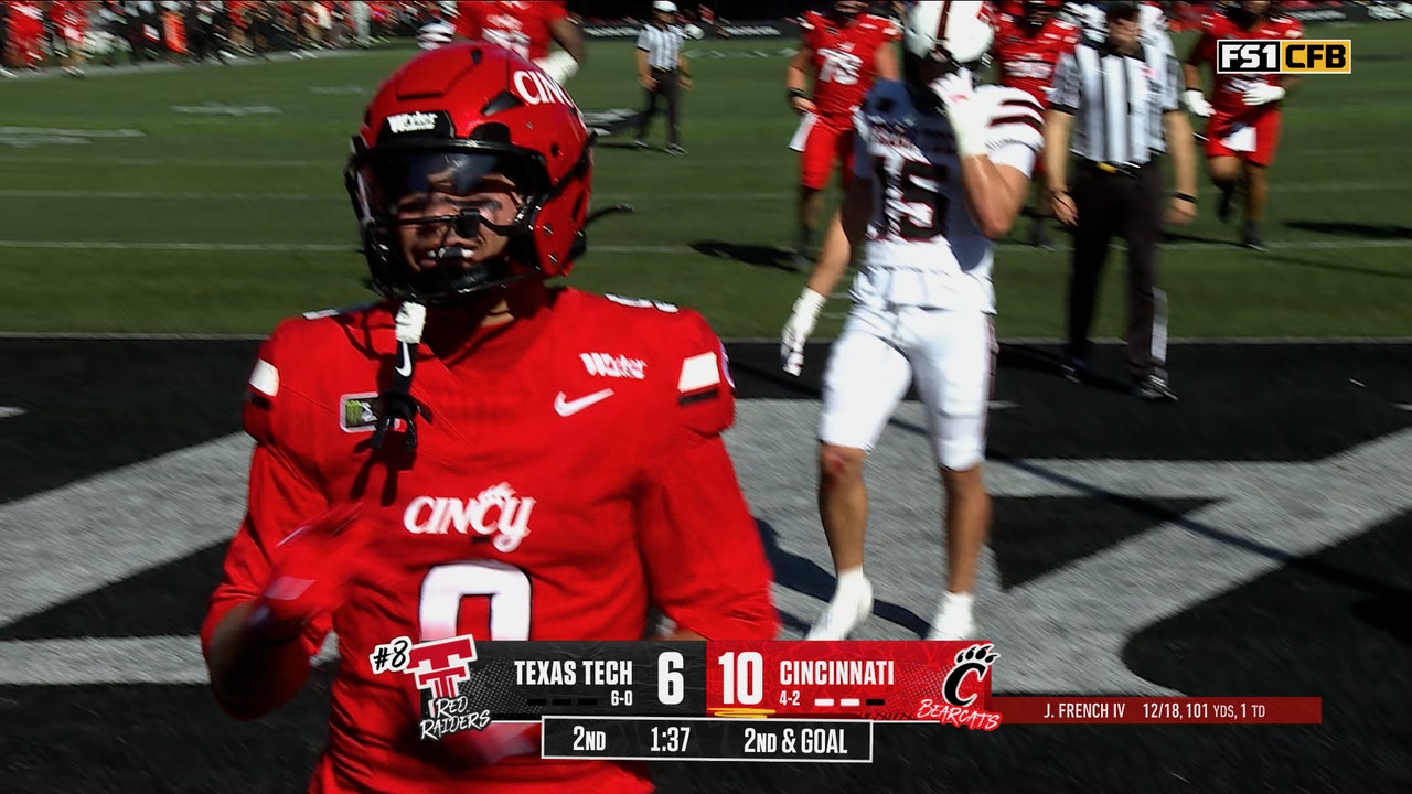 JC French IV connects with Malachi Henry for 5-yard TD, extending Cincinnati's lead over Texas Tech