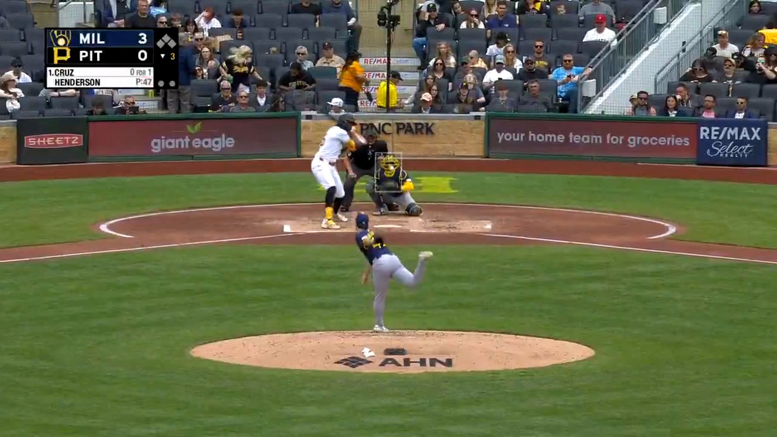 Pirates' Oneil Cruz smacks a 123 mph home run vs. Brewers