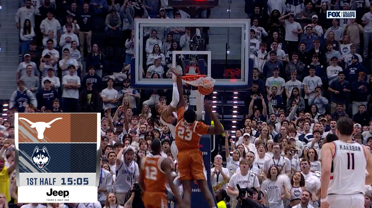 Solo Ball throws down two-handed poster, extending UConn's lead over Texas