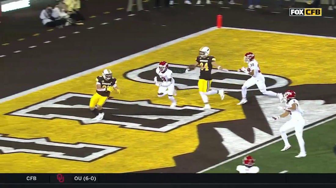 Josh Allen celebrates Wyoming's upset win over Patrick Mahomes' Texas Tech