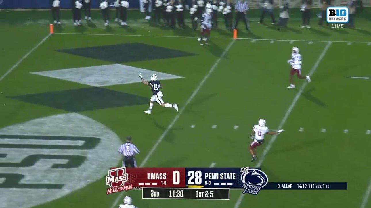 Drew Allar connects with Theo Johnson for a 30-yard touchdown to extend Penn State's lead over UMass