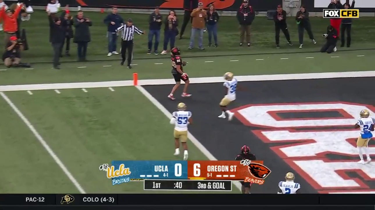 Aidan Chiles connects with Jack Velling for a 10-yard touchdown as Oregon State extends their lead over UCLA
