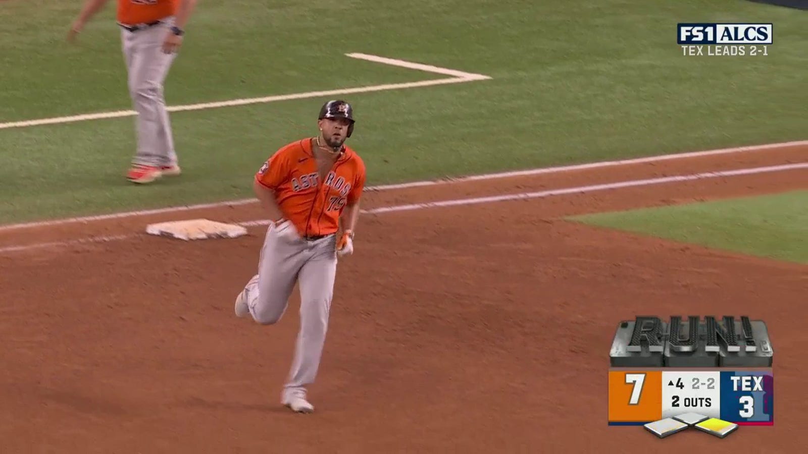 José Abreu CRUSHES three-run homer as Astros go up 7-3 vs. Rangers