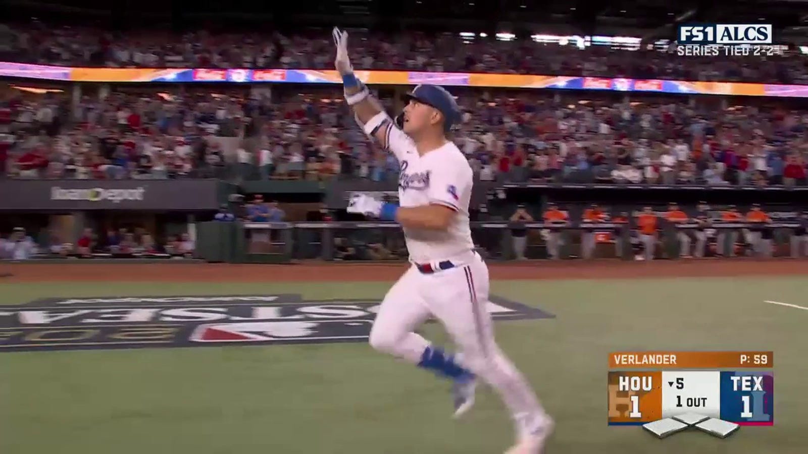 Rangers' Nathaniel Lowe CRUSHES a solo home run to tie game against Astros