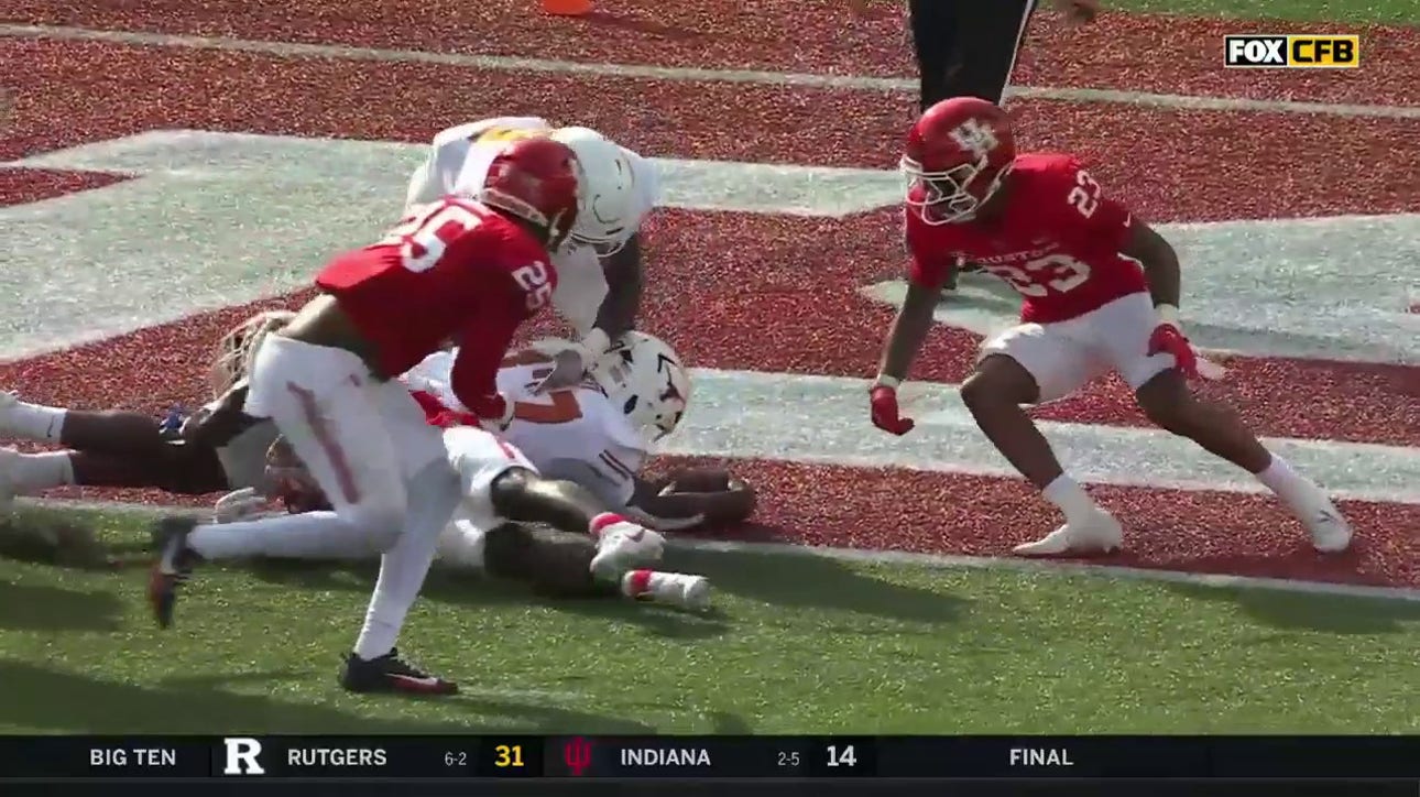 Savion Red DIVES into the end zone as Texas grabs a 21-0 lead against Houston