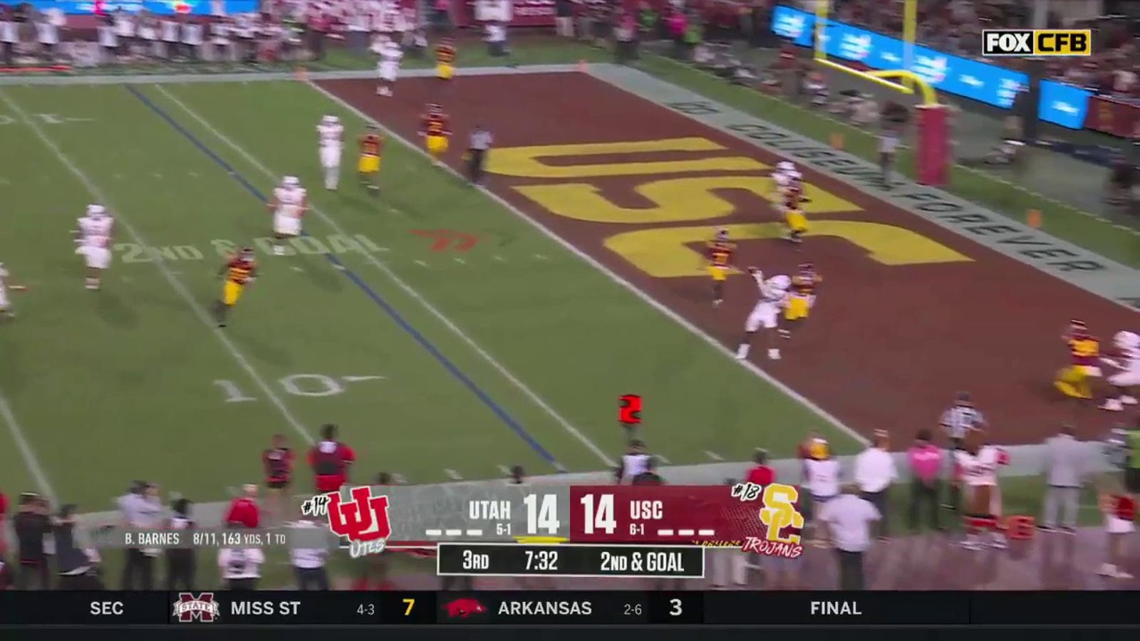 Bryson Barnes connects with Landen King for a six-yard touchdown as Utah takes the lead vs. USC