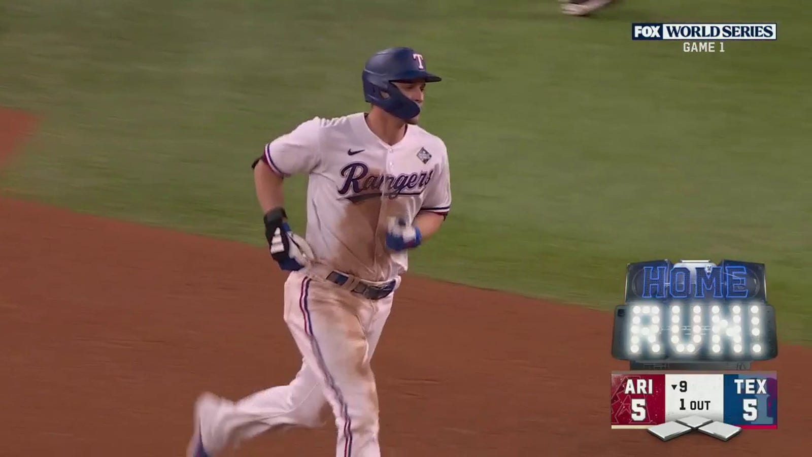 Rangers' Corey Seager CRUSHES a two-run homer to even the score against Diamondbacks in ninth