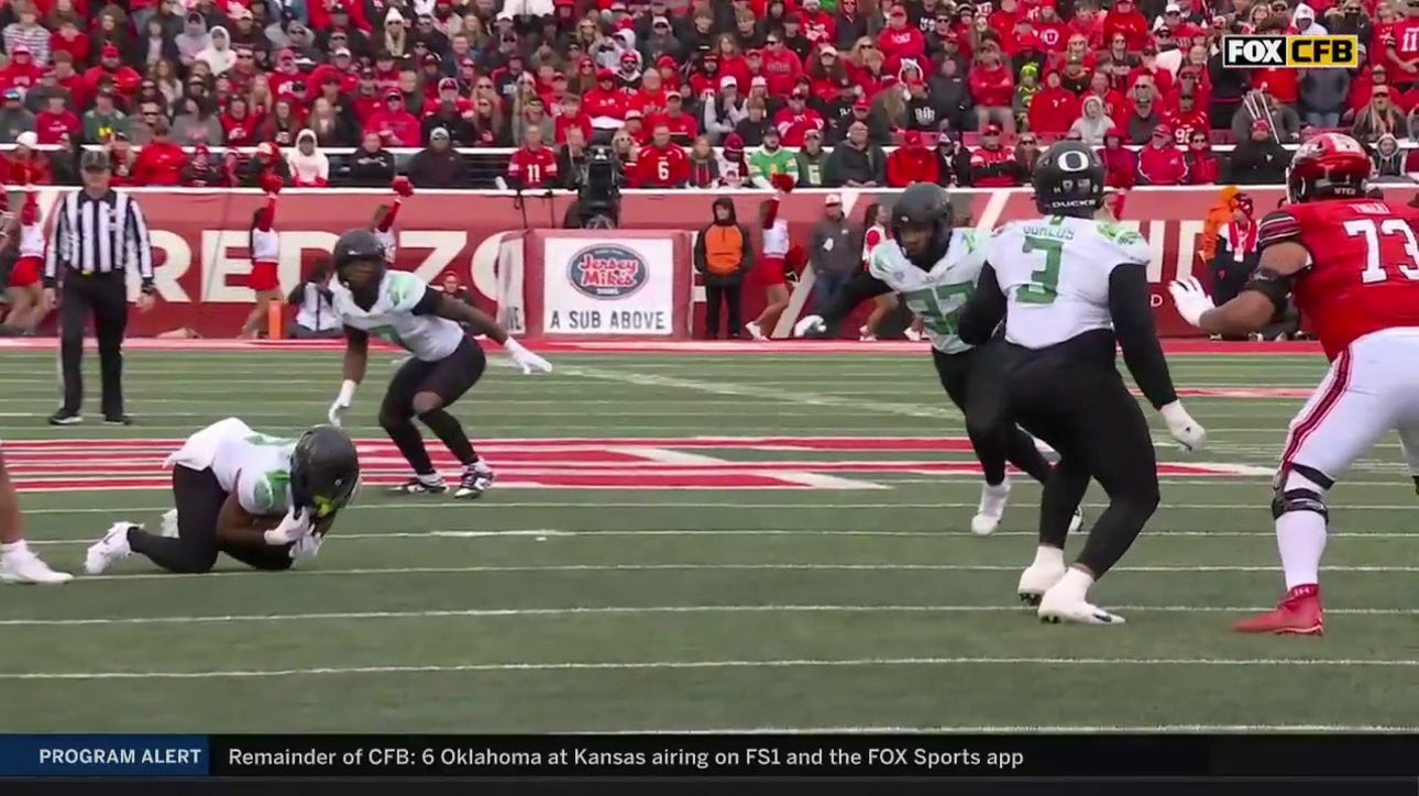  Tysheem Johnson's interception fuels Bo Nix's acrobatic three-yard passing TD as Oregon grabs 21-3 lead over Utah