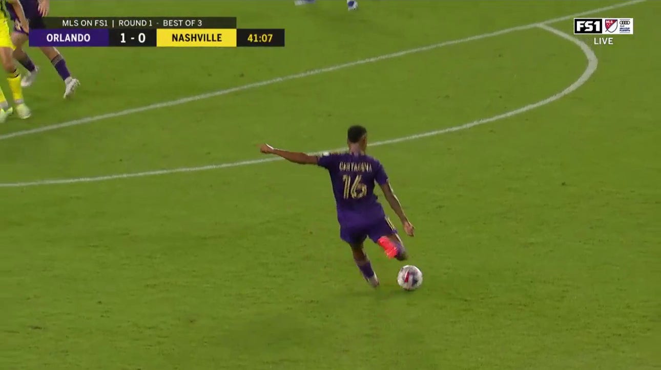 Wilder Cartagena bends it from outside the box to give Orlando a 1-0 lead vs. Nashville