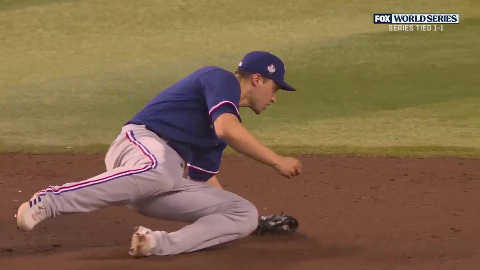 Corey Seager dives for a double play that helps Rangers escape inning against Diamondbacks