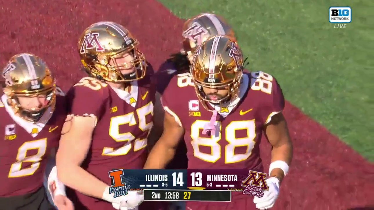 Minnesota's Brevyn Spann-Ford catches a 31-yard touchdown pass to tie the game against Illinois